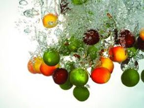 تقشير الفاكهة بأحماض الفاكهة التي بفضلها تتجدد خلايا الجلد
